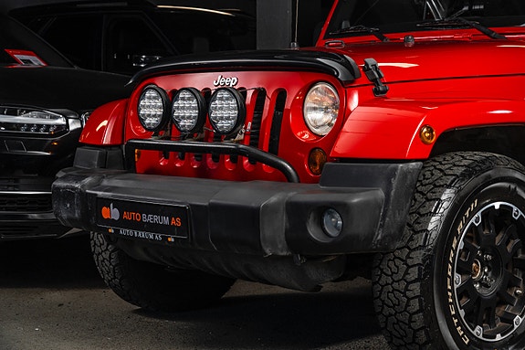 Jeep Wrangler Unlimited 2 of 30