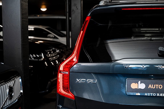 Volvo XC90 8 of 30