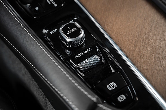 Volvo XC90 23 of 30