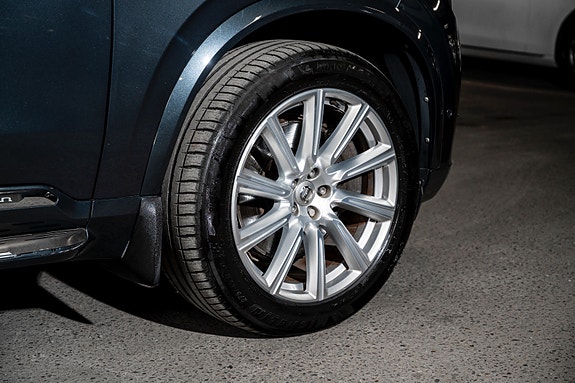 Volvo XC90 9 of 30
