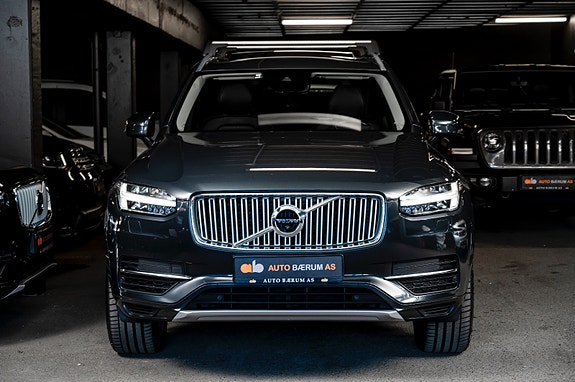 Volvo XC90 3 of 30