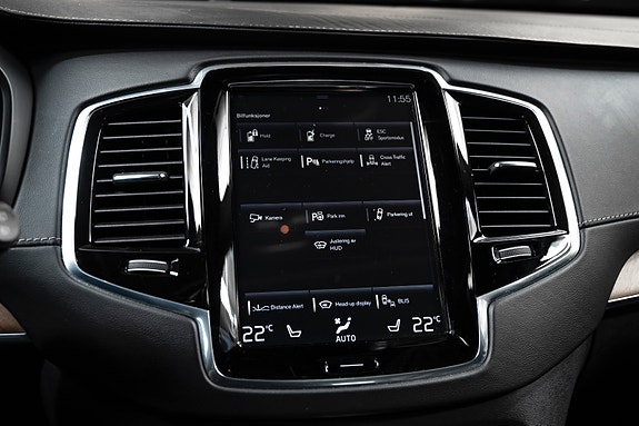 Volvo XC90 30 of 30
