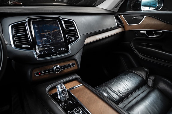 Volvo XC90 21 of 30