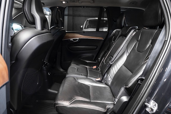 Volvo XC90 14 of 30