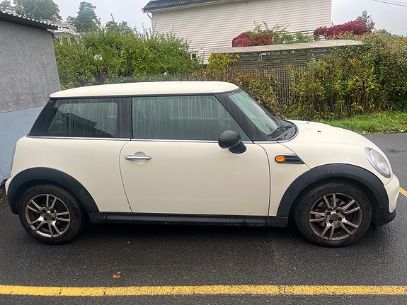 MINI One 8 of 15