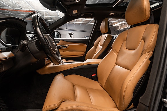 Volvo XC90 8 of 30