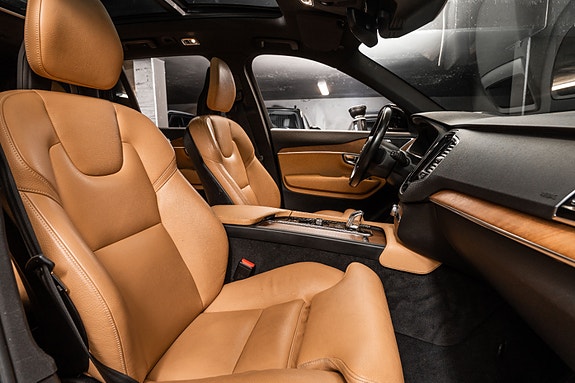 Volvo XC90 28 of 30