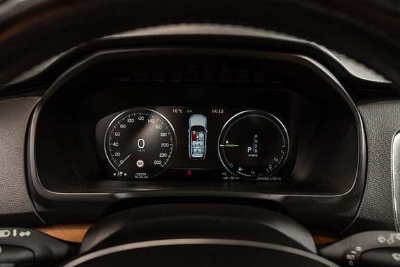 Volvo XC90 20 of 30