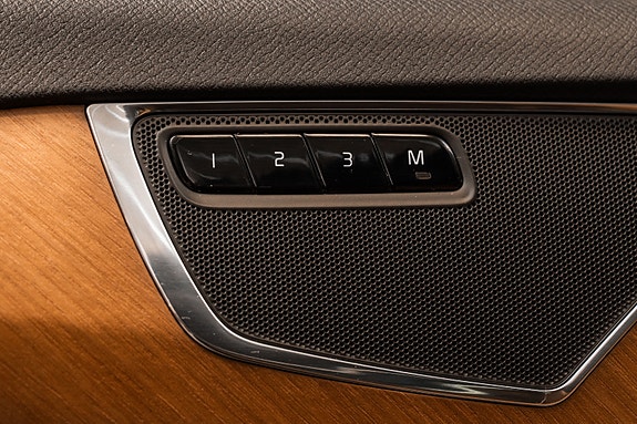 Volvo XC90 13 of 30