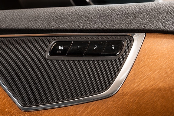 Volvo XC90 30 of 30