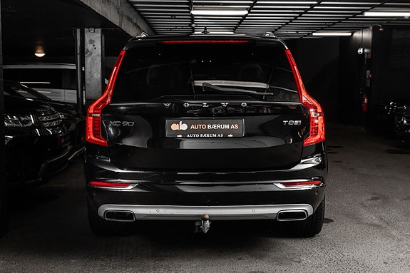 Volvo XC90 4 of 30
