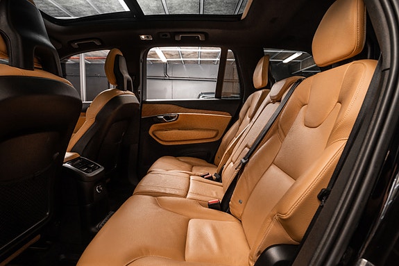 Volvo XC90 15 of 30