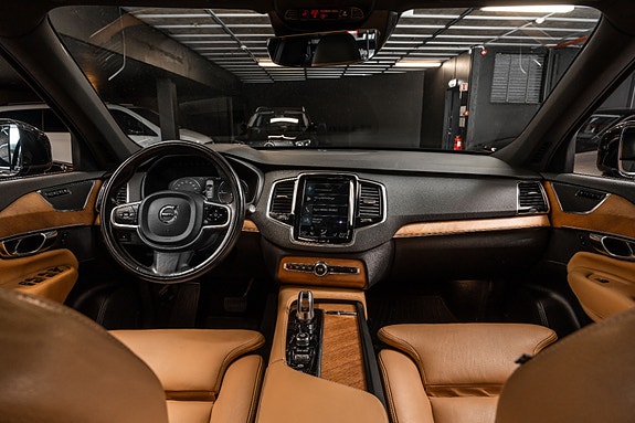 Volvo XC90 17 of 30