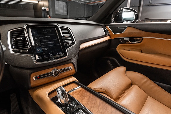 Volvo XC90 9 of 30