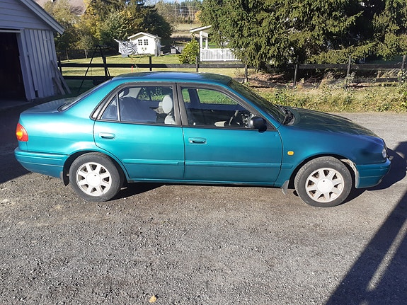 Toyota Corolla 17 of 30