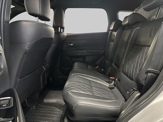 Mitsubishi Outlander 18 of 21