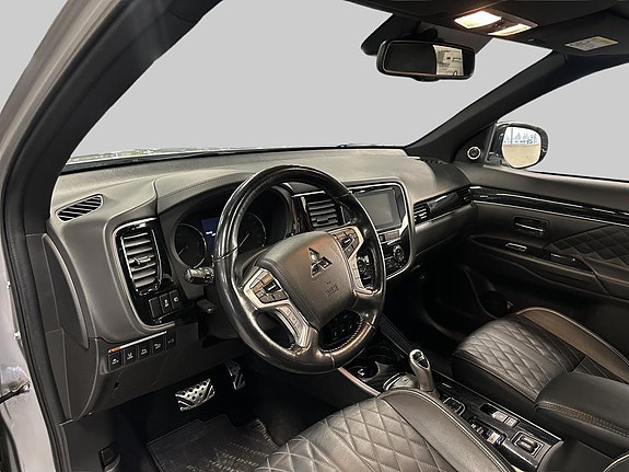 Mitsubishi Outlander 8 of 21