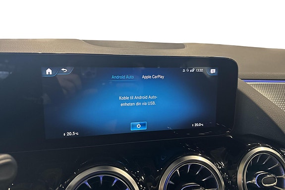 Mercedes-Benz EQA300 12 of 22