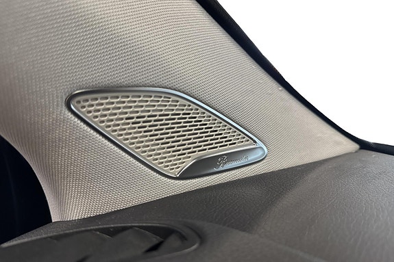 Mercedes-Benz EQA300 18 of 22