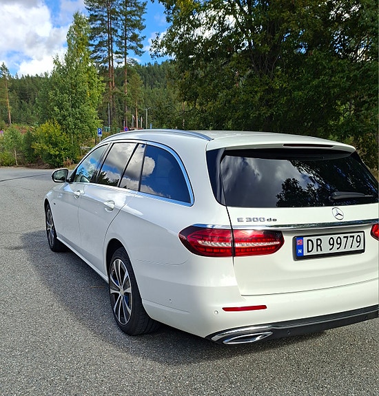 Mercedes-Benz E300 de 14 of 30