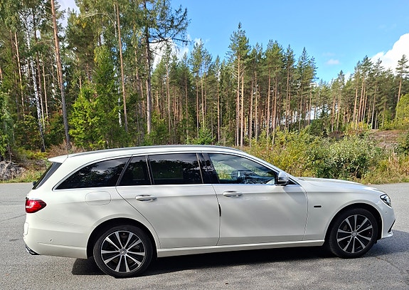 Mercedes-Benz E300 de 19 of 30