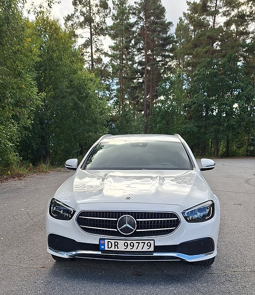 Mercedes-Benz E300 de 21 of 30
