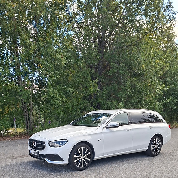 Mercedes-Benz E300 de 23 of 30