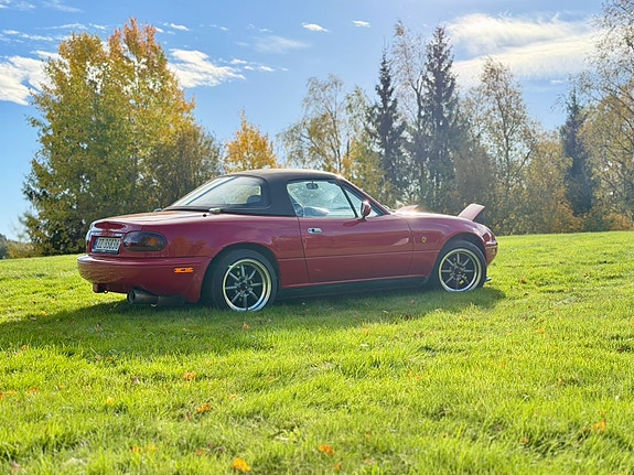 Mazda MX-5 5 of 23