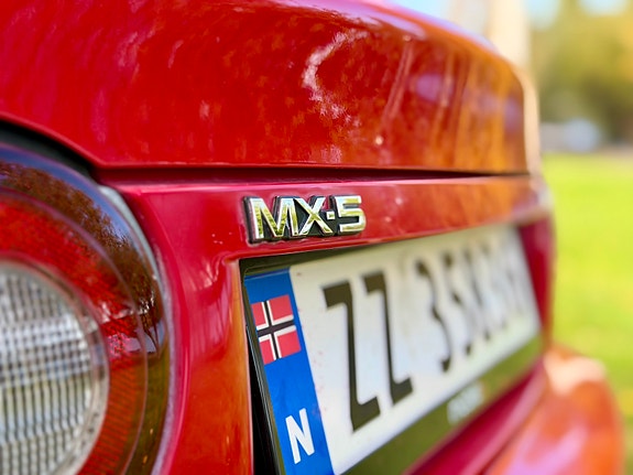 Mazda MX-5 10 of 23