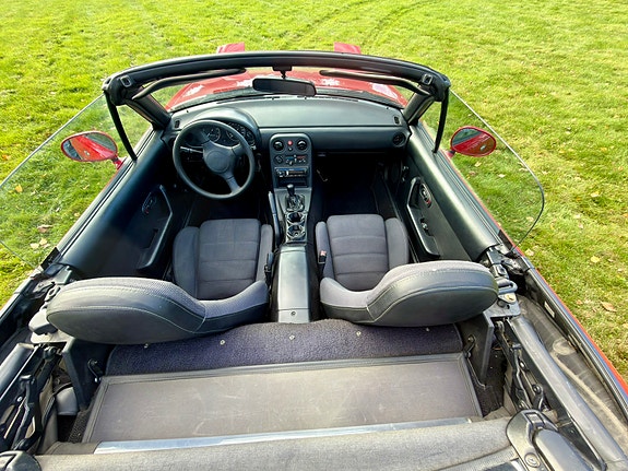 Mazda MX-5 15 of 23