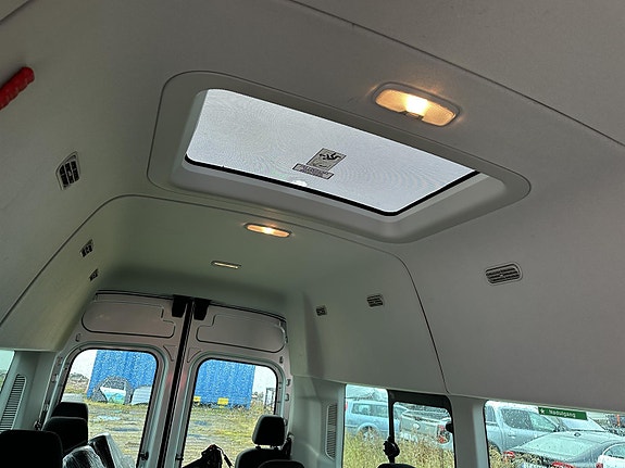 Ford Transit 9 of 17