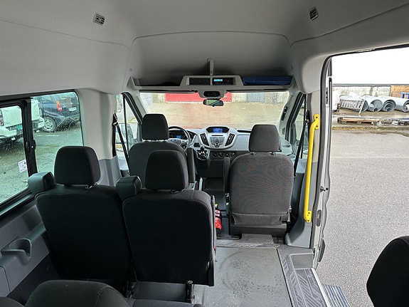 Ford Transit 10 of 17