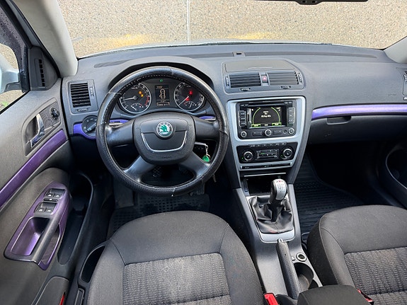 Skoda Octavia 14 of 30