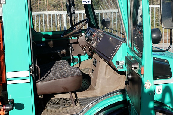 Mercedes-Benz U1450-427 15 of 30