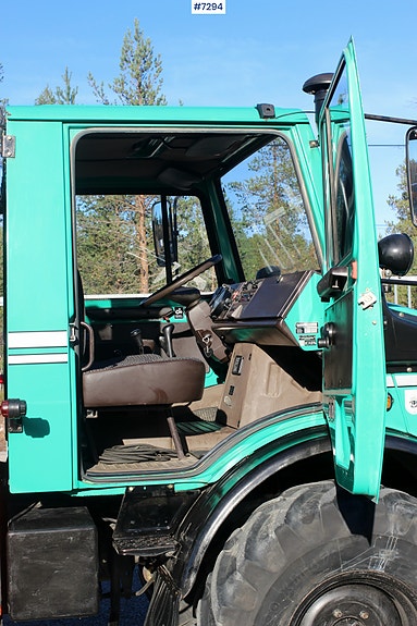 Mercedes-Benz U1450-427 18 of 30