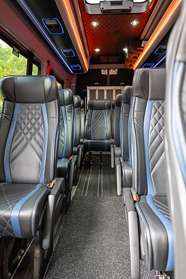 Mercedes-Benz Sprinter 519 2 of 13