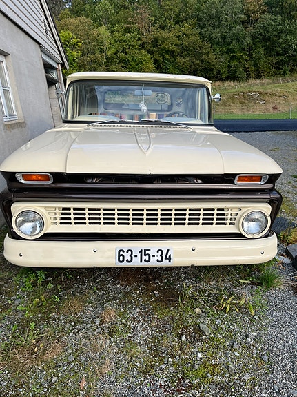 Chevrolet C10 2 of 15