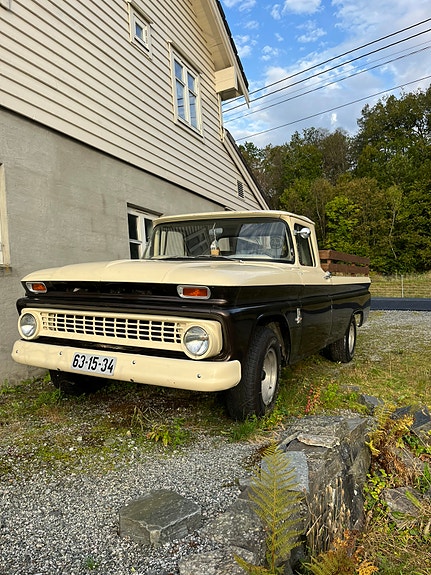 Chevrolet C10 3 of 15
