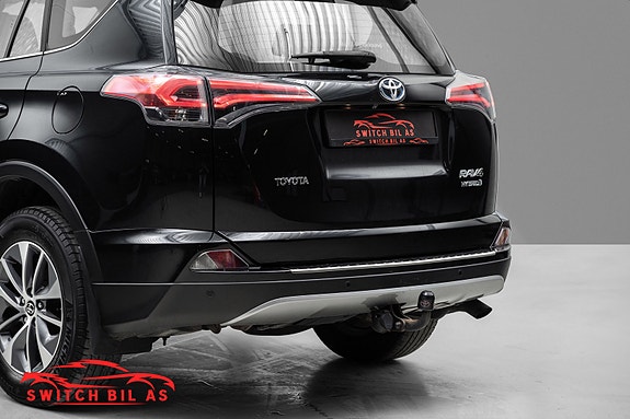 Toyota RAV4 6 of 24