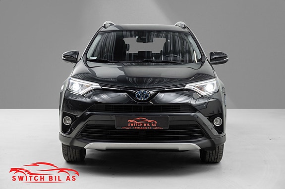 Toyota RAV4 2 of 24