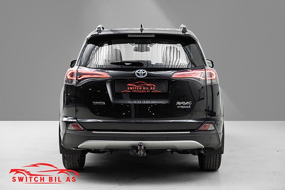 Toyota RAV4 5 of 24