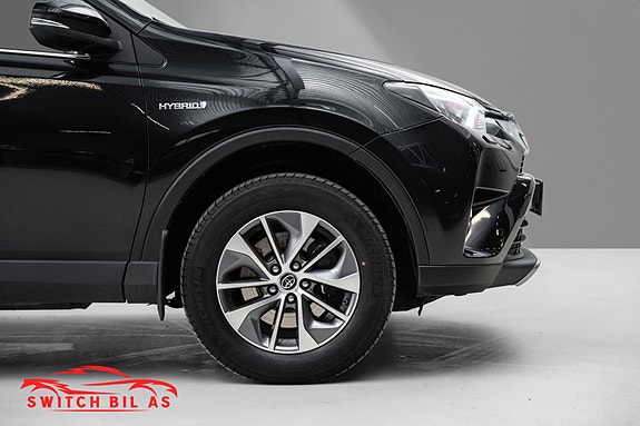 Toyota RAV4 8 of 24