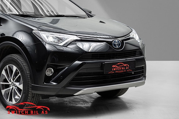 Toyota RAV4 9 of 24
