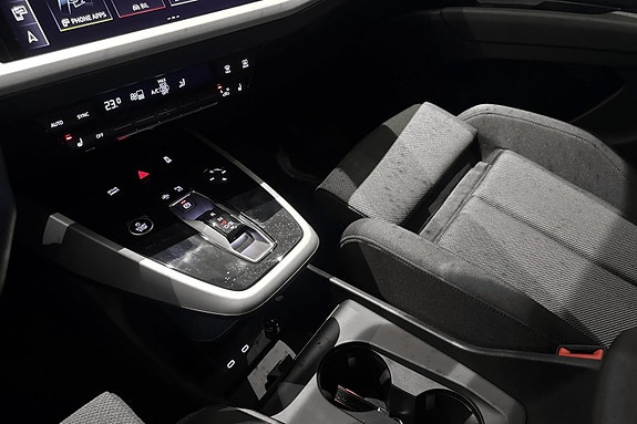 Audi Q4 e-tron 14 of 22