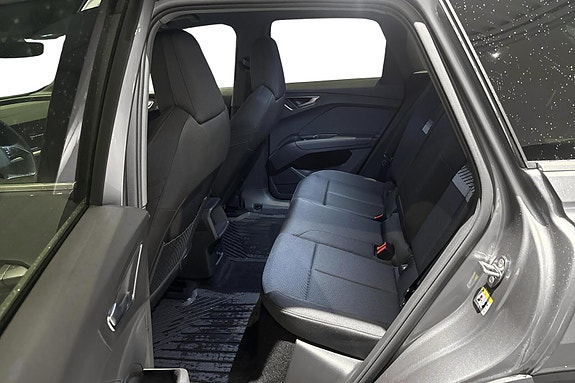 Audi Q4 e-tron 6 of 22
