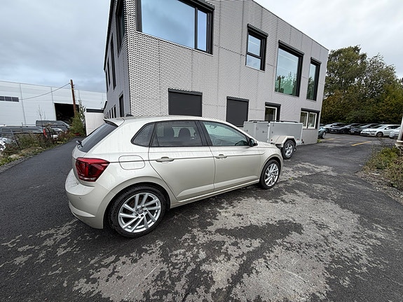 Volkswagen Polo 2 of 9
