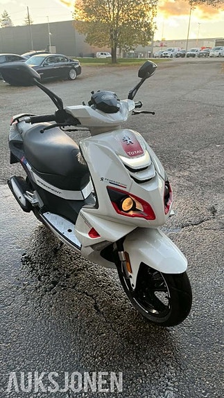 Peugeot Speedfight 2 6 of 12