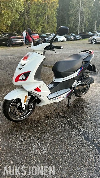 Peugeot Speedfight 2 3 of 12