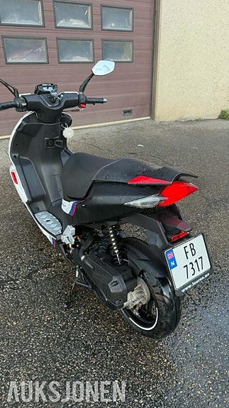 Peugeot Speedfight 2 11 of 12