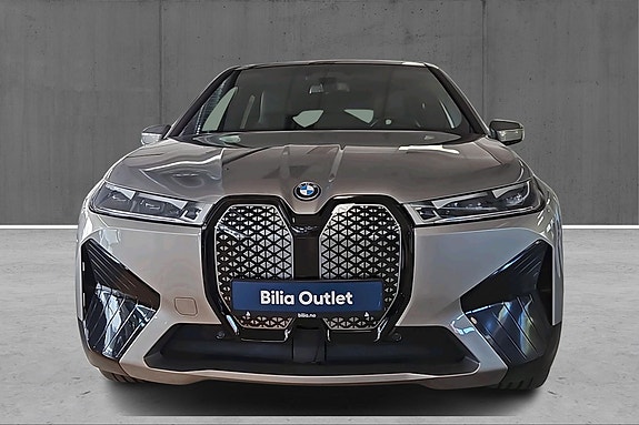 BMW iX 2 of 19